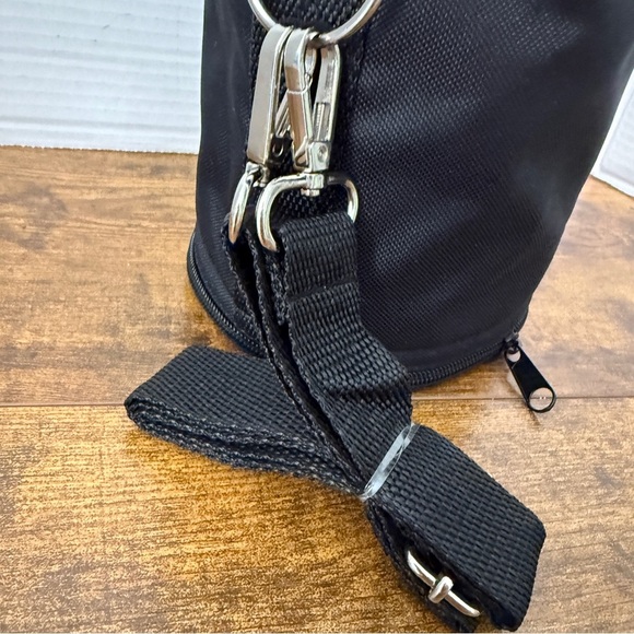 10”x 5” Water Bottle Carrying Case Black Zip Bottom DetachableStrap Drink Handle - Picture 11 of 11